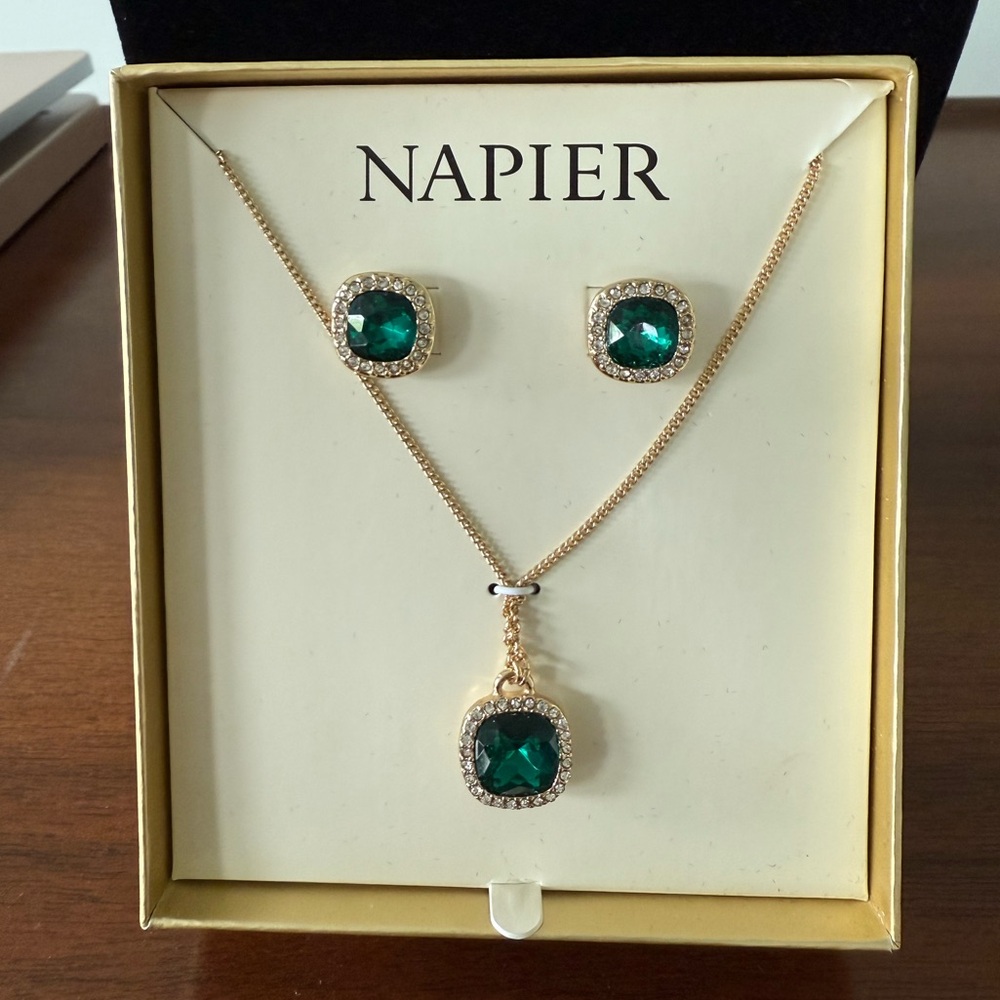 Napier Green and Gold Necklace and Earrings with Elegant Design